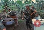 Standbild vietnamesischen Interpreter Vietnam, 1968, aus Sekunde 60 historischem Filmmaterial Videoclip 65675040365