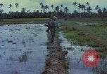 Standbild UH-1D Hubschrauber Vietnam, 1968, aus Sekunde 21 historischem Filmmaterial Videoclip 65675040367