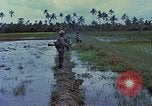 Standbild UH-1D Hubschrauber Vietnam, 1968, aus Sekunde 24 historischem Filmmaterial Videoclip 65675040367