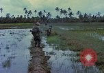 Standbild UH-1D Hubschrauber Vietnam, 1968, aus Sekunde 26 historischem Filmmaterial Videoclip 65675040367