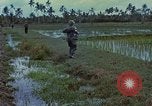 Standbild UH-1D Hubschrauber Vietnam, 1968, aus Sekunde 29 historischem Filmmaterial Videoclip 65675040367