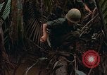 Standbild UH-1D Hubschrauber Vietnam, 1968, aus Sekunde 32 historischem Filmmaterial Videoclip 65675040367