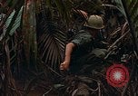 Standbild UH-1D Hubschrauber Vietnam, 1968, aus Sekunde 36 historischem Filmmaterial Videoclip 65675040367