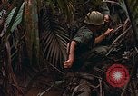 Standbild UH-1D Hubschrauber Vietnam, 1968, aus Sekunde 38 historischem Filmmaterial Videoclip 65675040367