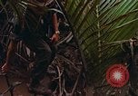 Standbild UH-1D Hubschrauber Vietnam, 1968, aus Sekunde 41 historischem Filmmaterial Videoclip 65675040367