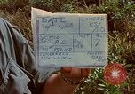 Standbild Viet Cong Gräber Vietnam, 1968, aus Sekunde 3 historischem Filmmaterial Videoclip 65675040368
