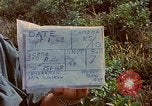 Standbild Viet Cong Gräber Vietnam, 1968, aus Sekunde 8 historischem Filmmaterial Videoclip 65675040368