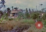 Standbild Viet Cong Gräber Vietnam, 1968, aus Sekunde 11 historischem Filmmaterial Videoclip 65675040368
