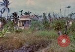 Standbild Viet Cong Gräber Vietnam, 1968, aus Sekunde 12 historischem Filmmaterial Videoclip 65675040368