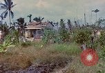 Standbild Viet Cong Gräber Vietnam, 1968, aus Sekunde 13 historischem Filmmaterial Videoclip 65675040368
