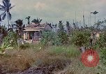 Standbild Viet Cong Gräber Vietnam, 1968, aus Sekunde 14 historischem Filmmaterial Videoclip 65675040368
