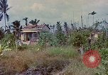 Standbild Viet Cong Gräber Vietnam, 1968, aus Sekunde 16 historischem Filmmaterial Videoclip 65675040368