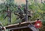 Standbild Viet Cong Gräber Vietnam, 1968, aus Sekunde 27 historischem Filmmaterial Videoclip 65675040368