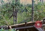 Standbild Viet Cong Gräber Vietnam, 1968, aus Sekunde 33 historischem Filmmaterial Videoclip 65675040368