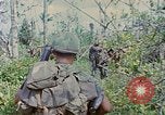 Standbild Viet Cong Gräber Vietnam, 1968, aus Sekunde 45 historischem Filmmaterial Videoclip 65675040368