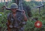 Standbild Viet Cong Gräber Vietnam, 1968, aus Sekunde 48 historischem Filmmaterial Videoclip 65675040368