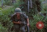 Standbild Viet Cong Gräber Vietnam, 1968, aus Sekunde 56 historischem Filmmaterial Videoclip 65675040368
