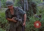 Standbild Viet Cong Gräber Vietnam, 1968, aus Sekunde 57 historischem Filmmaterial Videoclip 65675040368