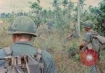 Standbild Viet Cong Gräber Vietnam, 1968, aus Sekunde 61 historischem Filmmaterial Videoclip 65675040368