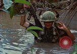 Standbild Aktivitäten Vietnam, 1968, aus Sekunde 27 historischem Filmmaterial Videoclip 65675040369
