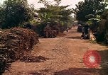 Standbild Native Bevölkerung in Vietnam Vietnam, 1965, aus Sekunde 34 historischem Filmmaterial Videoclip 65675040371