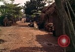 Standbild Native Bevölkerung in Vietnam Vietnam, 1965, aus Sekunde 45 historischem Filmmaterial Videoclip 65675040371