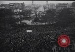 Standbild Ex-Servicemen Streik Paris Frankreich, 1934, aus Sekunde 3 historischem Filmmaterial Videoclip 65675040410
