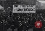 Standbild Ex-Servicemen Streik Paris Frankreich, 1934, aus Sekunde 12 historischem Filmmaterial Videoclip 65675040410