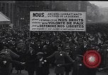 Standbild Ex-Servicemen Streik Paris Frankreich, 1934, aus Sekunde 13 historischem Filmmaterial Videoclip 65675040410