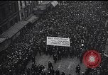 Standbild Ex-Servicemen Streik Paris Frankreich, 1934, aus Sekunde 16 historischem Filmmaterial Videoclip 65675040410