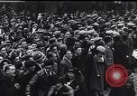 Standbild Ex-Servicemen Streik Paris Frankreich, 1934, aus Sekunde 20 historischem Filmmaterial Videoclip 65675040410