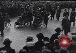 Standbild Ex-Servicemen Streik Paris Frankreich, 1934, aus Sekunde 24 historischem Filmmaterial Videoclip 65675040410