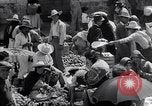 Immagine di Fornitori su strada Città del Messico MESSICO, 1938, secondo 18 filmato di repertorio 65675040421
