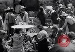 Immagine di Fornitori su strada Città del Messico MESSICO, 1938, secondo 19 filmato di repertorio 65675040421
