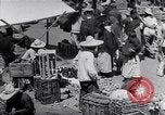 Immagine di Fornitori su strada Città del Messico MESSICO, 1938, secondo 31 filmato di repertorio 65675040421