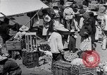 Immagine di Fornitori su strada Città del Messico MESSICO, 1938, secondo 34 filmato di repertorio 65675040421