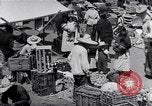 Immagine di Fornitori su strada Città del Messico MESSICO, 1938, secondo 35 filmato di repertorio 65675040421