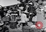 Immagine di Fornitori su strada Città del Messico MESSICO, 1938, secondo 38 filmato di repertorio 65675040421