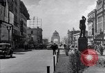 Immagine di Fornitori su strada Città del Messico MESSICO, 1938, secondo 55 filmato di repertorio 65675040421