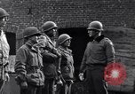 Image Le Lieutenant William H Simpson Sittard Pays-Bas, 1945, de la seconde 42 séquences d'archives historiques vidéo 65675040426