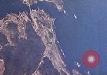 Standbild japanische Fischerboot Pacific Theater, 1945, aus Sekunde 13 historischem Filmmaterial Videoclip 65675040472