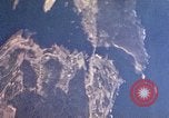 Standbild japanische Fischerboot Pacific Theater, 1945, aus Sekunde 14 historischem Filmmaterial Videoclip 65675040472