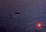 Standbild japanische Fischerboot Pacific Theater, 1945, aus Sekunde 19 historischem Filmmaterial Videoclip 65675040472