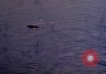 Standbild japanische Fischerboot Pacific Theater, 1945, aus Sekunde 20 historischem Filmmaterial Videoclip 65675040472