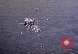 Standbild japanische Fischerboot Pacific Theater, 1945, aus Sekunde 24 historischem Filmmaterial Videoclip 65675040472