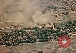 Standbild japanische Wohngebiet Pacific Theater, 1945, aus Sekunde 8 historischem Filmmaterial Videoclip 65675040479