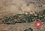 Standbild japanische Wohngebiet Pacific Theater, 1945, aus Sekunde 9 historischem Filmmaterial Videoclip 65675040479