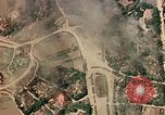 Standbild japanische Wohngebiet Pacific Theater, 1945, aus Sekunde 15 historischem Filmmaterial Videoclip 65675040479