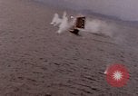 Standbild japanische Fischerboot Okinawa Ryukyu Inseln, 1945, aus Sekunde 14 historischem Filmmaterial Videoclip 65675040482
