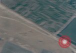 Standbild Us-Flugzeuge Gun camera Footage Okinawa Ryukyu Inseln, 1945, aus Sekunde 4 historischem Filmmaterial Videoclip 65675040484
